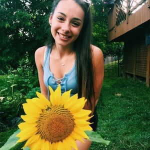 Meet your Posher, Kayla